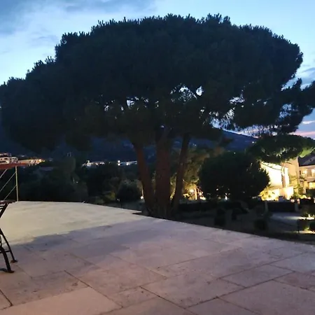 Πανσιόν La Ghisonaise 3*