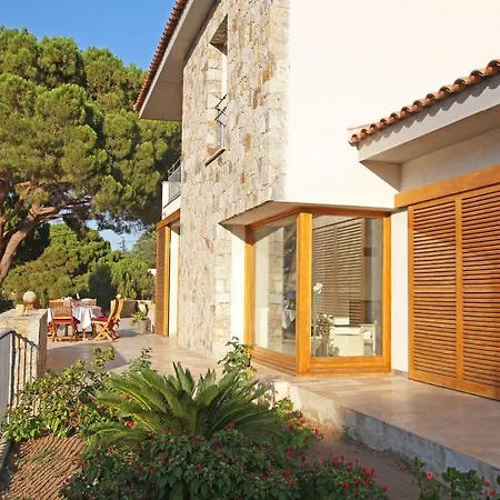 La Ghisonaise 3* Calvi (Corsica)