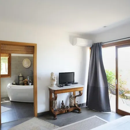 La Ghisonaise 3*