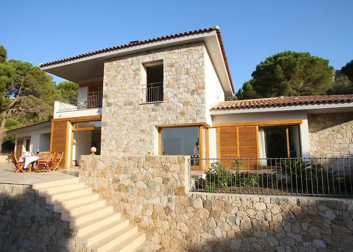 La Ghisonaise 3* Calvi (Corsica)